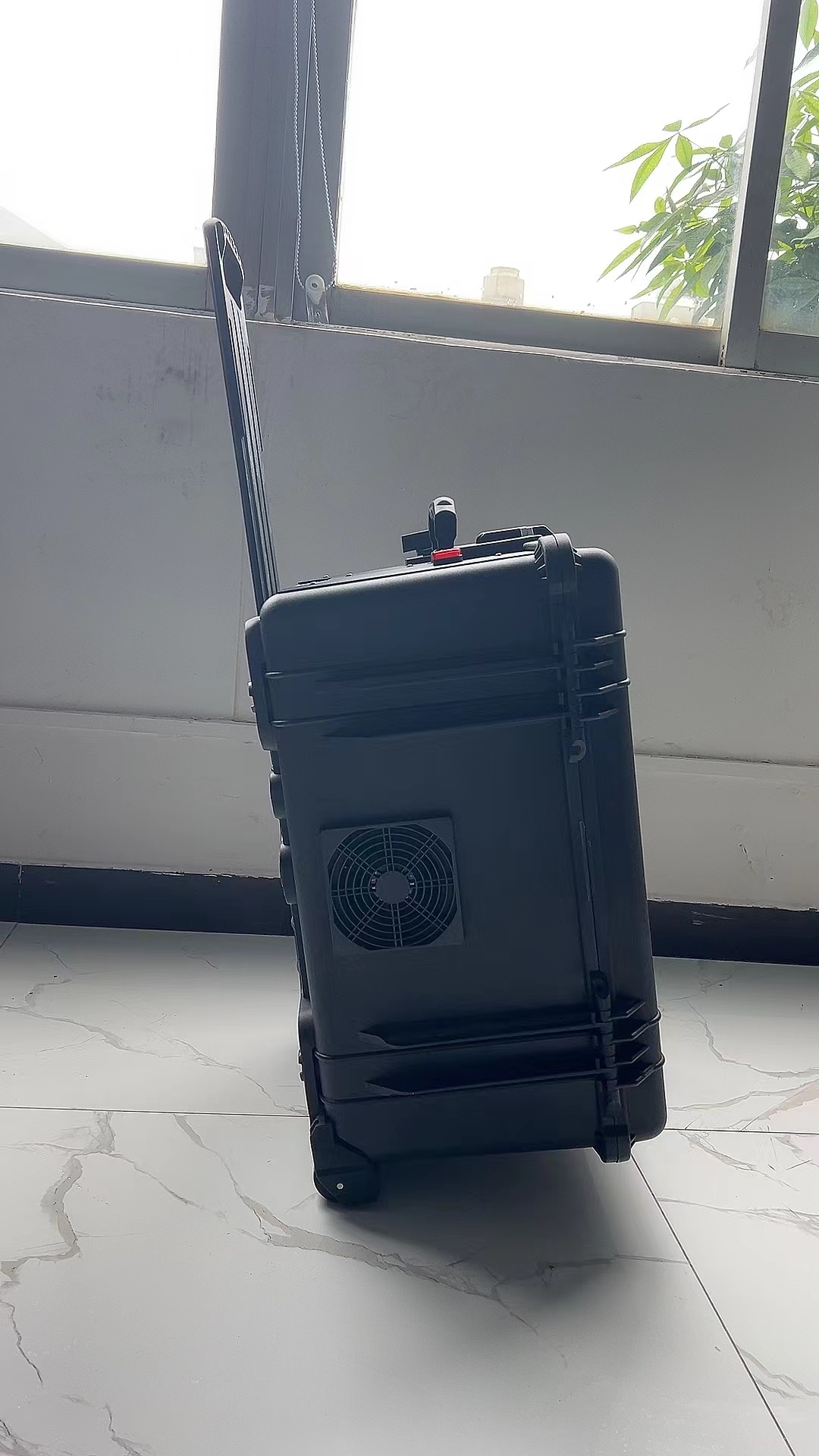 梁溪手拉箱型移动通信干扰器